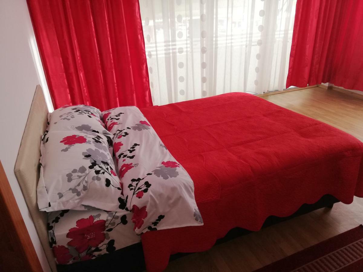 Pensiunea La Safari Tirgu Neamt Εξωτερικό φωτογραφία