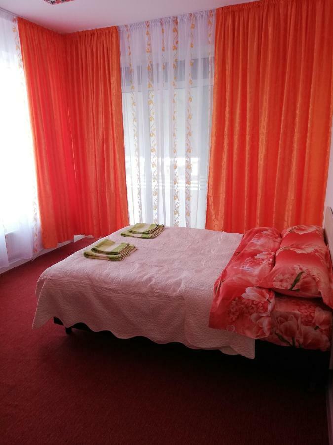 Pensiunea La Safari Tirgu Neamt Εξωτερικό φωτογραφία