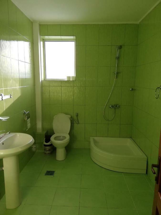 Pensiunea La Safari Tirgu Neamt Εξωτερικό φωτογραφία