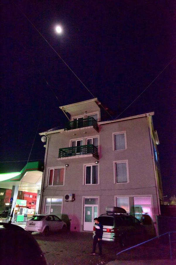 Pensiunea La Safari Tirgu Neamt Εξωτερικό φωτογραφία